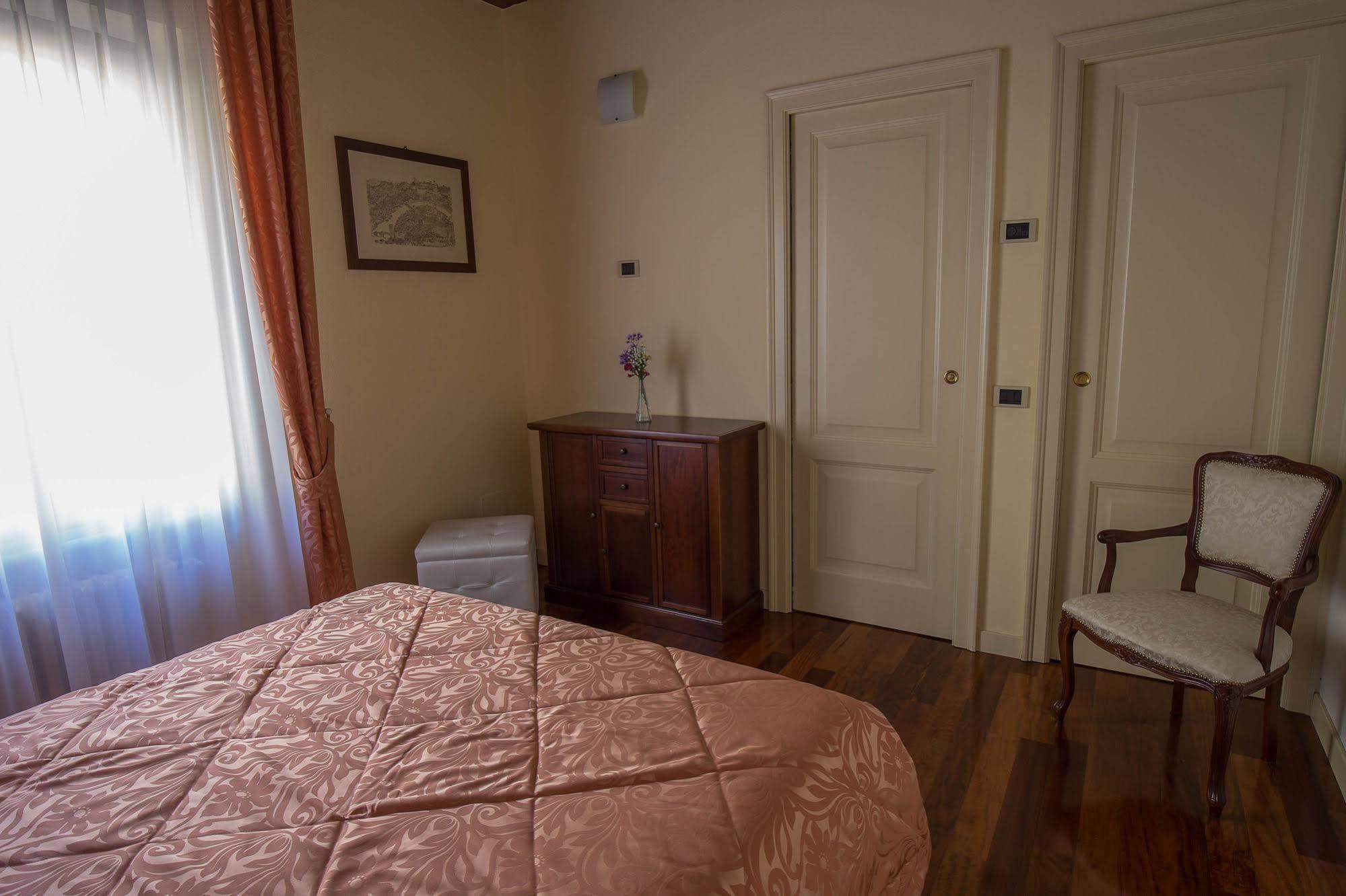 Relais Ponte Pietra 2*