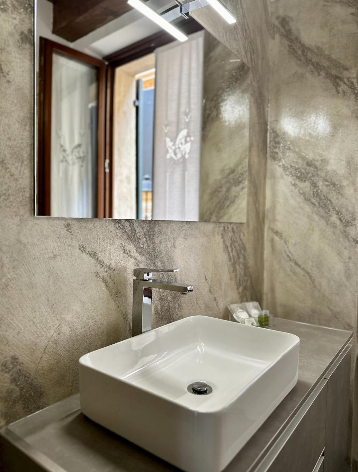 Relais Ponte Pietra 2*